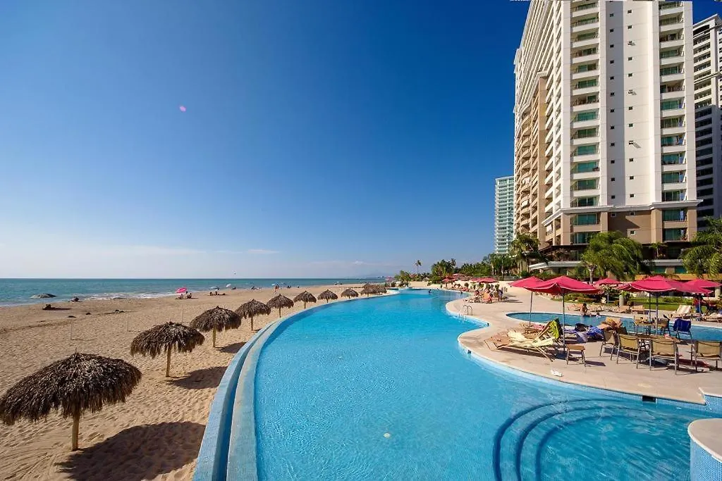Prázdninový dům Luxurious, Beachfront 2Bed/2 Bath Condo With Designer Finishes Puerto Vallarta