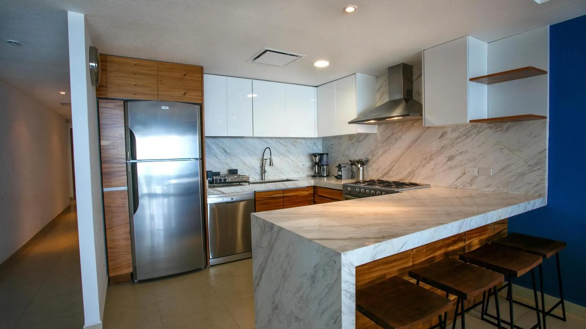 Luxurious, Beachfront 2Bed/2 Bath Condo With Designer Finishes Puerto Vallarta 0*,